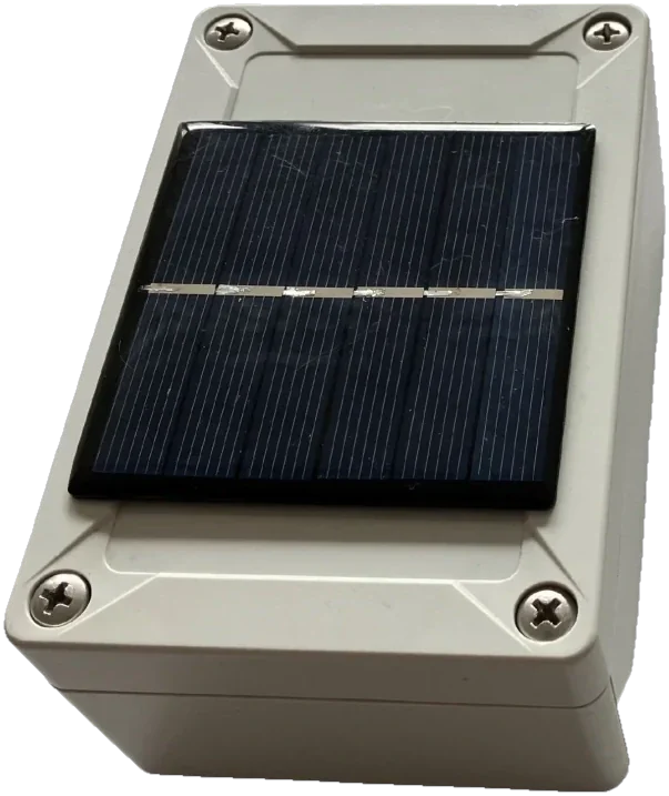 Gateway mit Solarmodul, freigestellt